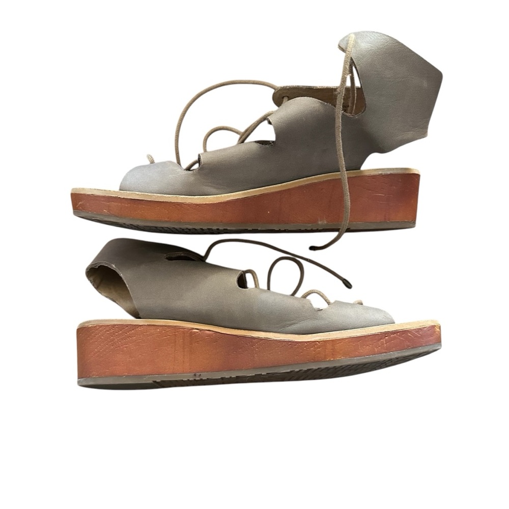 Tan and brown with laces and platform soles #beachvibes Lucky Brand sized 7
